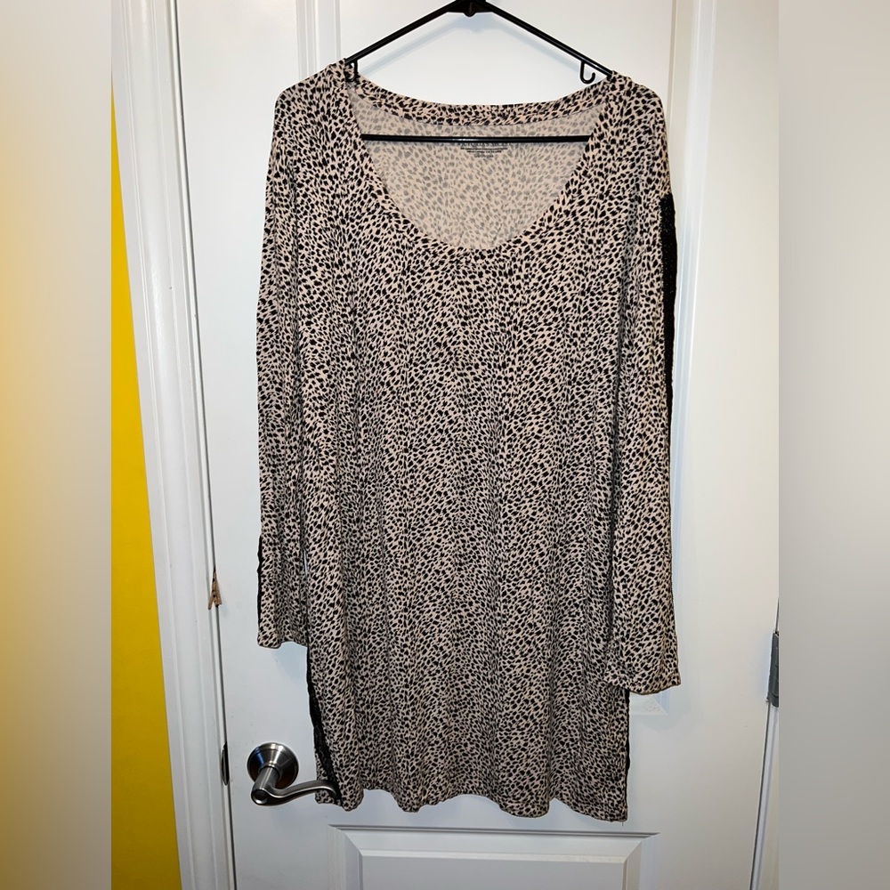 VICTORIA’S SECRET NIGHTGOWN